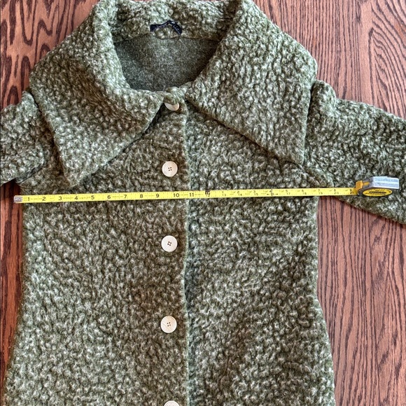Gorgeous big collar coat in perfect condition. 💚 - Picture 6 of 11